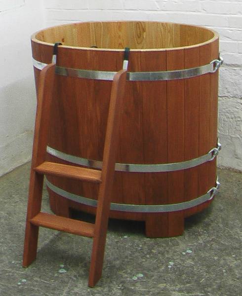 Овальная купель 110 × 77 × 100 см Blumenberg из ироко (камбалы)